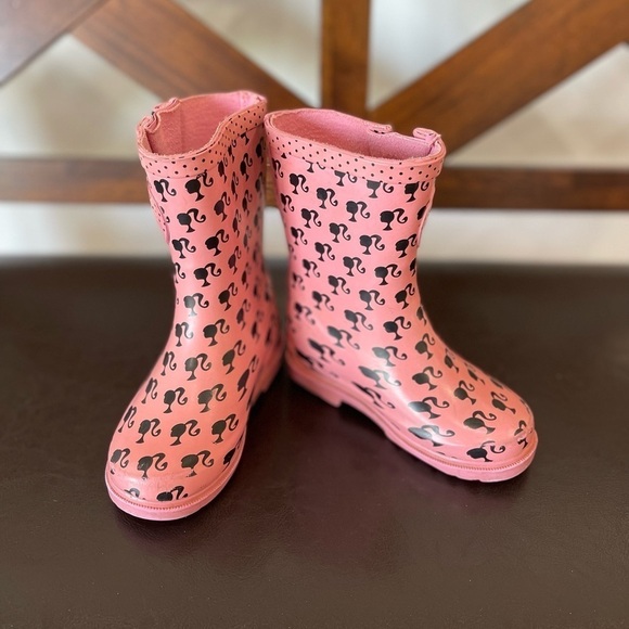Barbie rain boots with Barbie heads in a size XS 7/8 - Picture 16 of 16